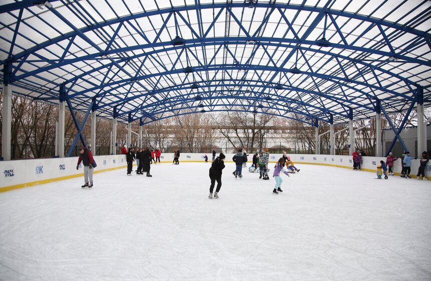 В парке "Яуза" открылся каток 7 фото