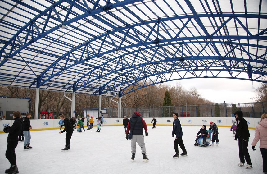 В парке "Яуза" открылся каток 5 фото