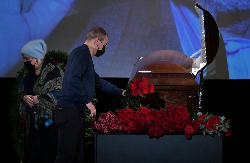 В Москве простились с писателем Виктором Коклюшкиным 12 фото