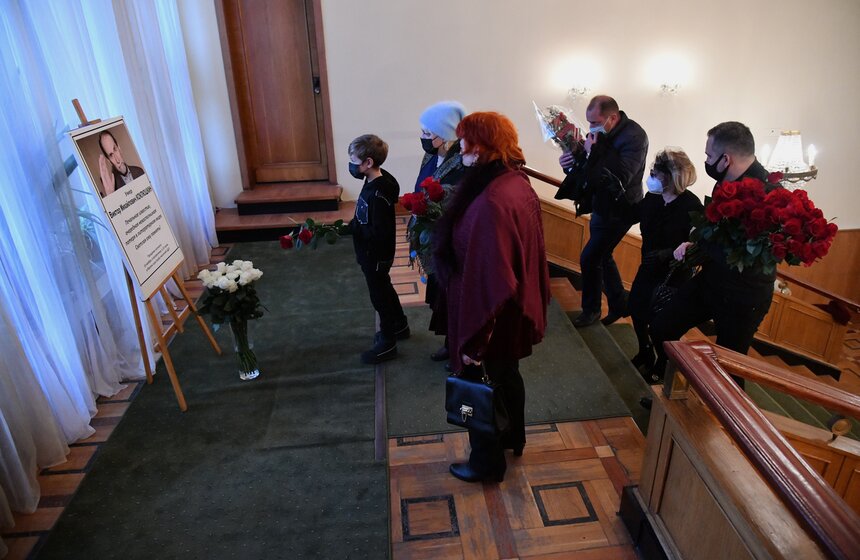 В Москве простились с писателем Виктором Коклюшкиным 5 фото