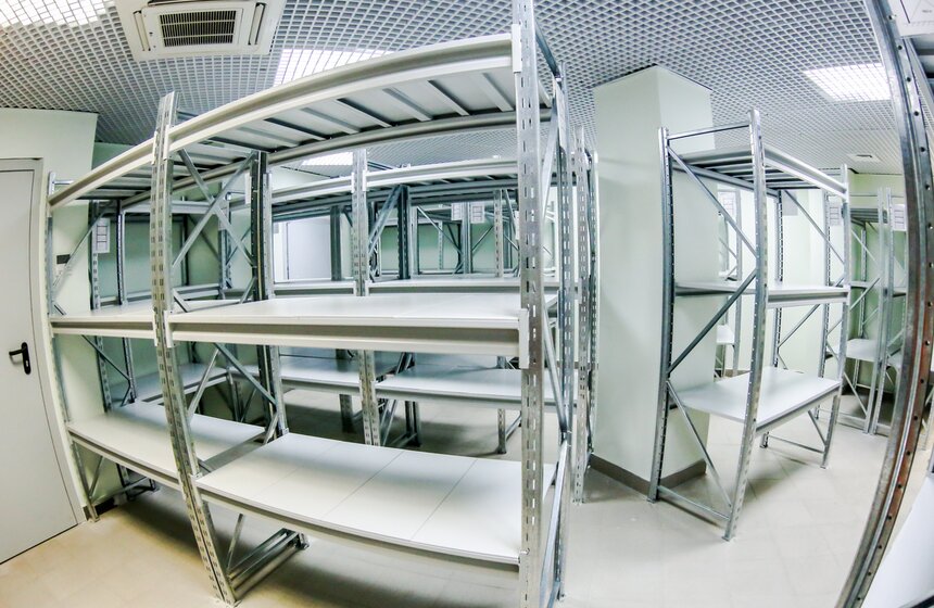 На столичной станции метро "Черкизовская" появился склад забытых вещей 8 фото