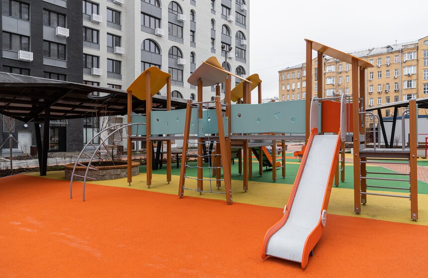 Мэр осмотрел возведенную по программе реновации новостройку в Басманном районе 2 фото