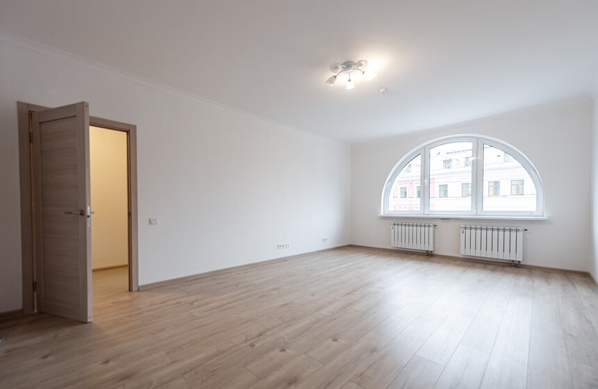 Мэр осмотрел возведенную по программе реновации новостройку в Басманном районе 10 фото