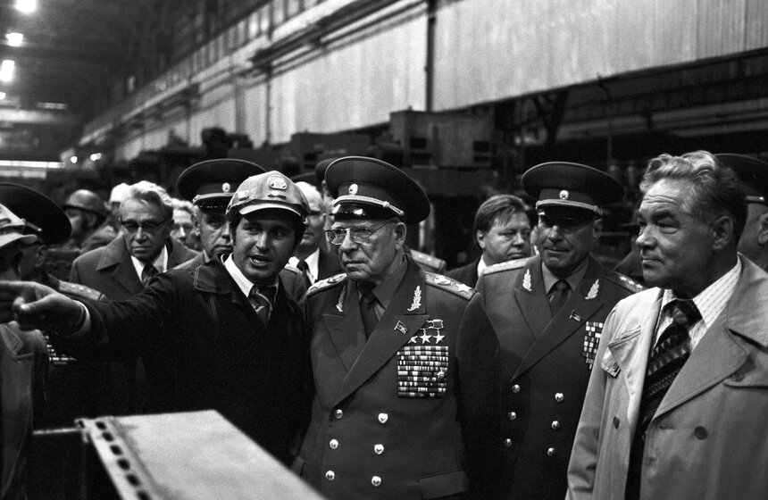 Умер конструктор стрелкового оружия Михаил Калашников 11 фото