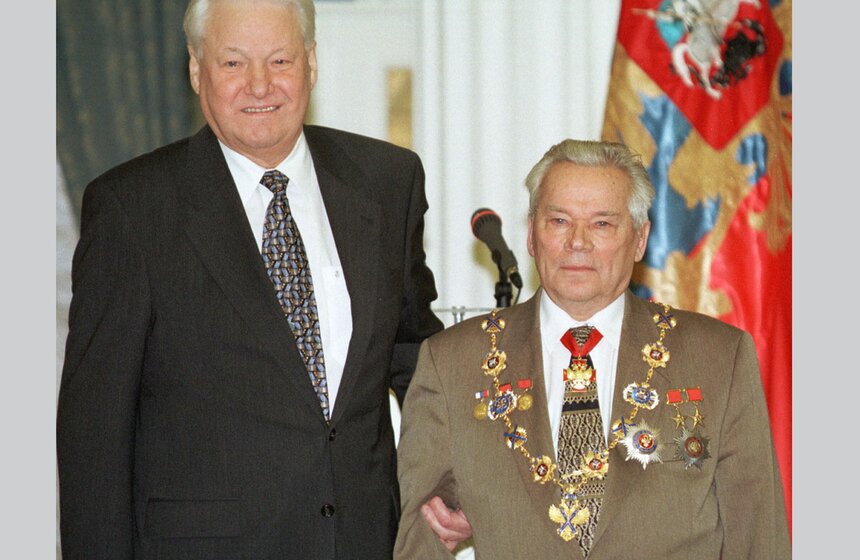 Умер конструктор стрелкового оружия Михаил Калашников 7 фото