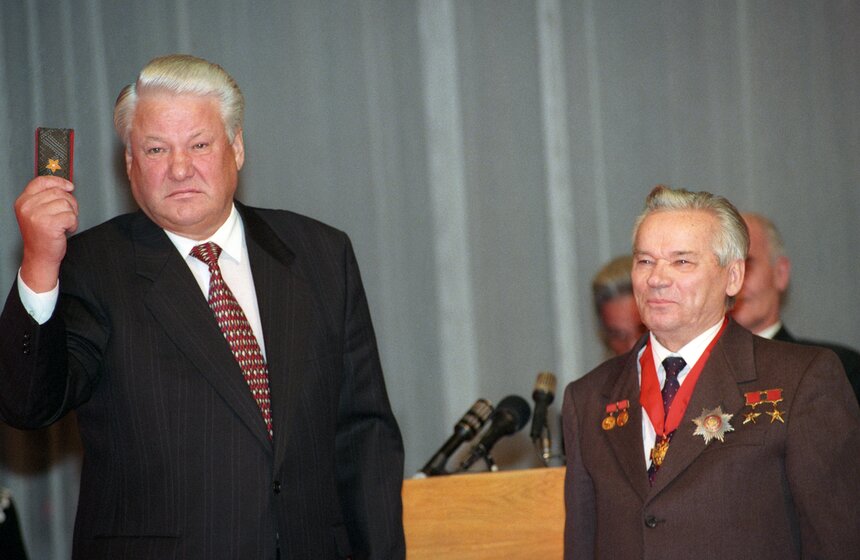 Умер конструктор стрелкового оружия Михаил Калашников 13 фото