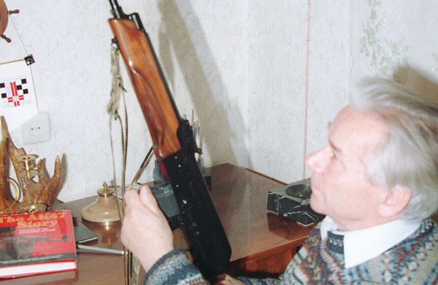 Умер конструктор стрелкового оружия Михаил Калашников 15 фото