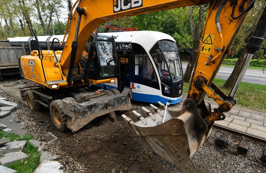 В Москве производят ремонт трамвайных путей без остановки движения