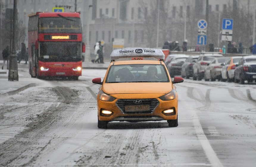 Циклон "Аннет" вызвал в Москве сильную метель 4 фото