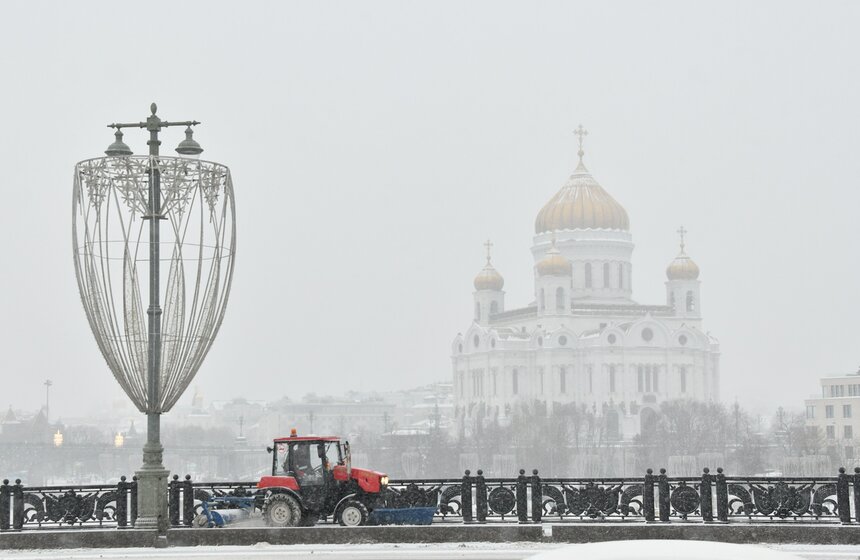 Циклон "Аннет" вызвал в Москве сильную метель 16 фото