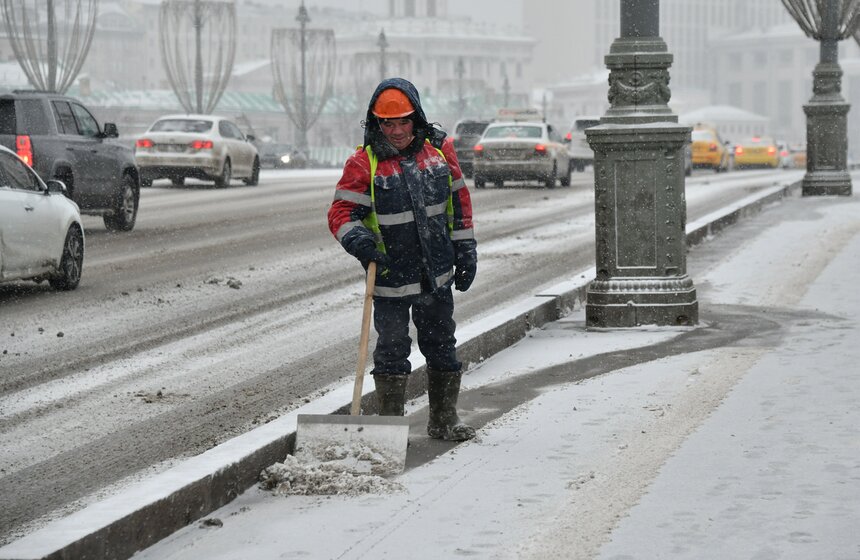 Циклон "Аннет" вызвал в Москве сильную метель 14 фото