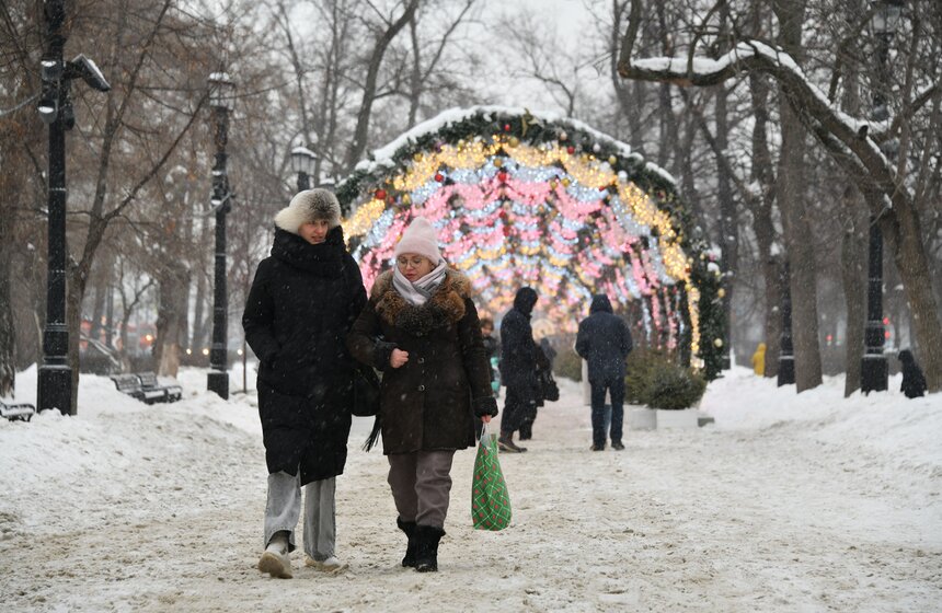 Циклон "Аннет" вызвал в Москве сильную метель 1 фото