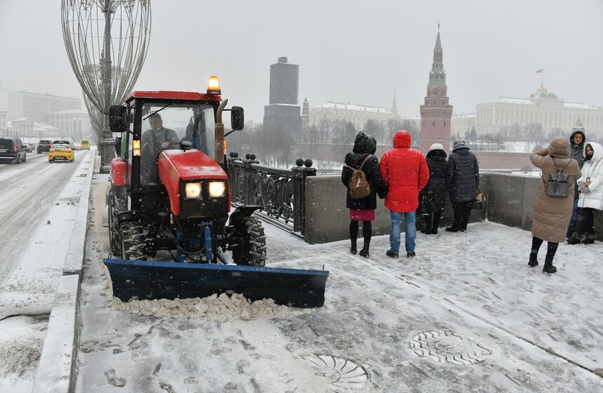 Циклон "Аннет" вызвал в Москве сильную метель 15 фото