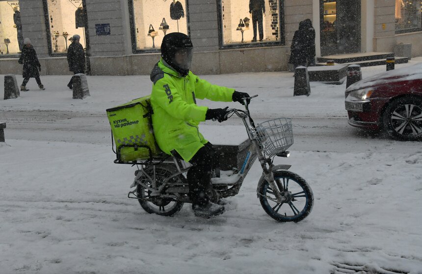 Циклон "Аннет" вызвал в Москве сильную метель 27 фото