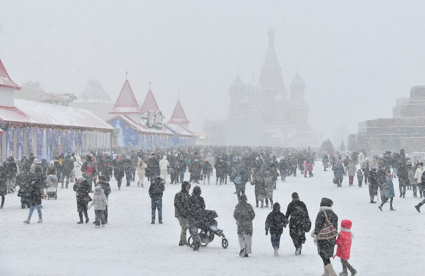 Циклон "Аннет" вызвал в Москве сильную метель 21 фото