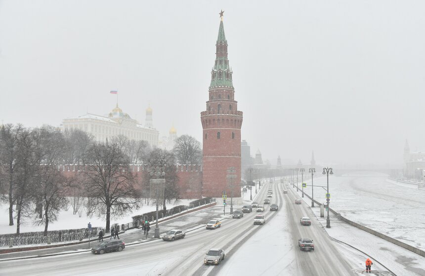 Циклон "Аннет" вызвал в Москве сильную метель 17 фото