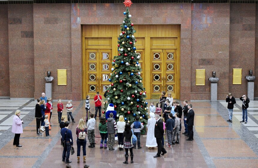 В Москве проходит новогодний фестиваль "Елочная ретроспектива" 1 фото