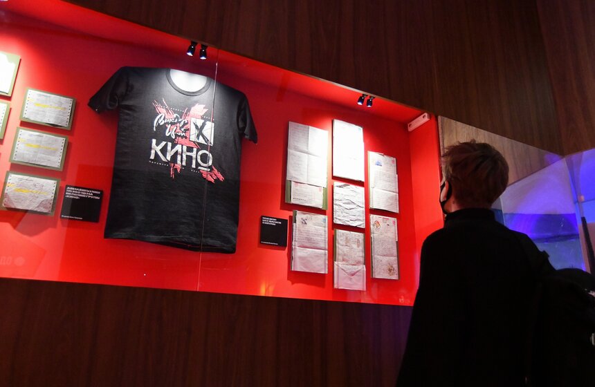 В Манеже состоялось пресс-открытие выставки "Виктор Цой. Путь героя" 23 фото