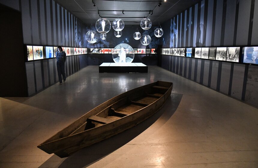 В Манеже состоялось пресс-открытие выставки "Виктор Цой. Путь героя" 2 фото