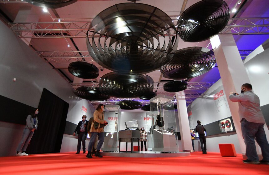 В Манеже состоялось пресс-открытие выставки "Виктор Цой. Путь героя" 26 фото