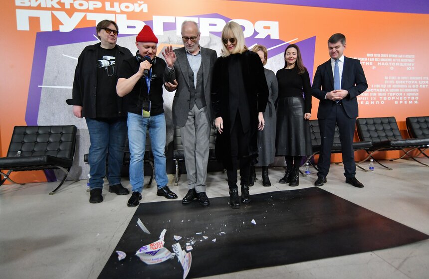 В Манеже состоялось пресс-открытие выставки "Виктор Цой. Путь героя" 10 фото