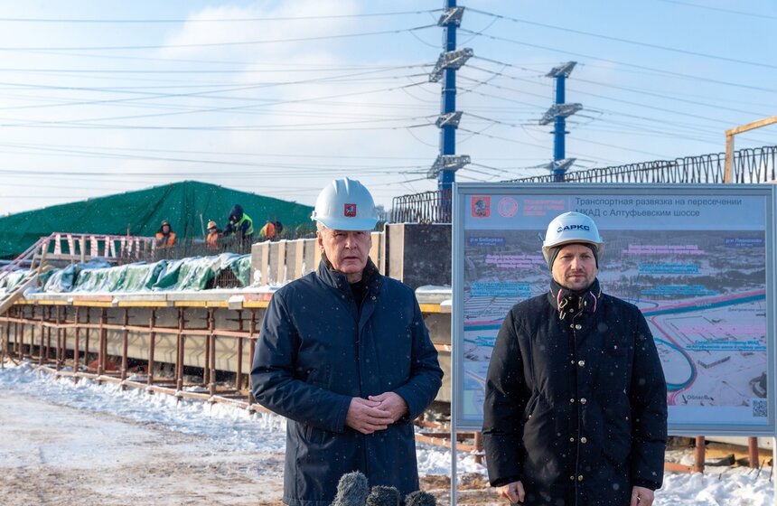 Собянин осмотрел ход реконструкции развязки на пересечении МКАД и Алтуфьевского шоссе 8 фото