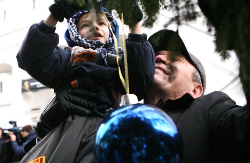 Главную елку страны установили на Соборной площади 16 фото