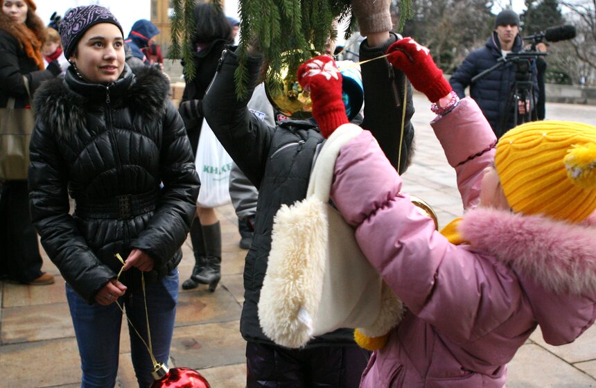 Главную елку страны установили на Соборной площади 15 фото