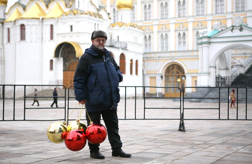 Главную елку страны установили на Соборной площади 14 фото