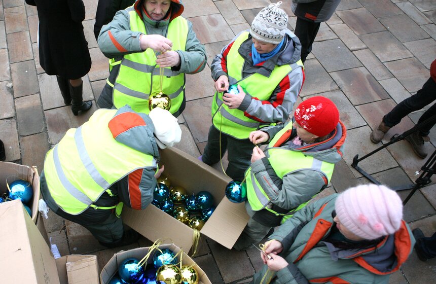 Главную елку страны установили на Соборной площади 12 фото