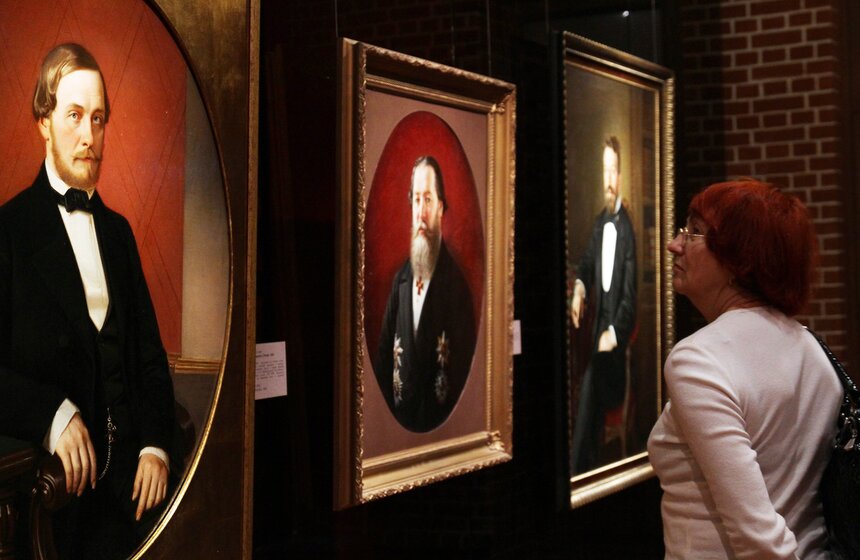 В Историческом музее выставили портреты купцов XVIII века 2 фото