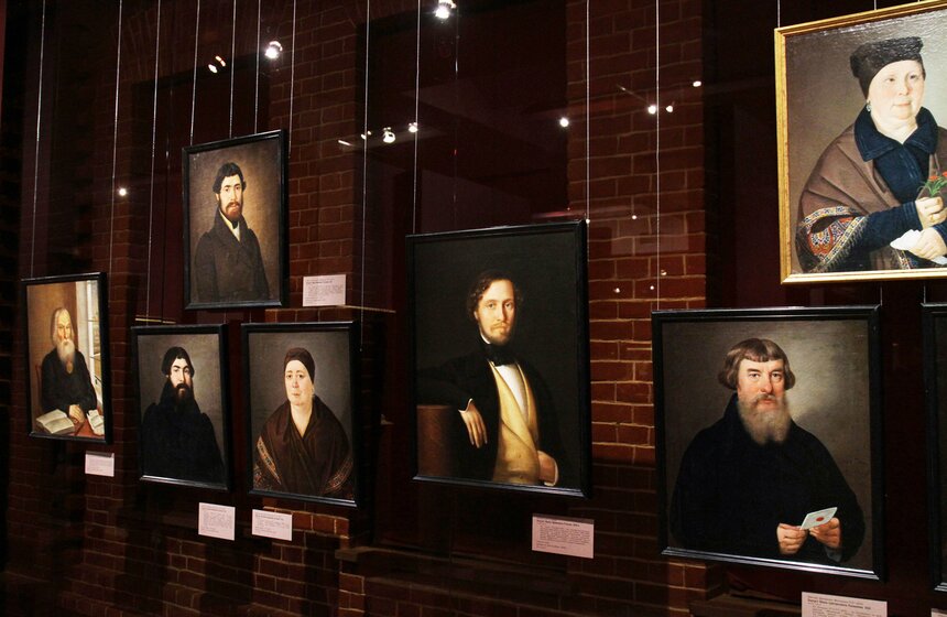 В Историческом музее выставили портреты купцов XVIII века 3 фото