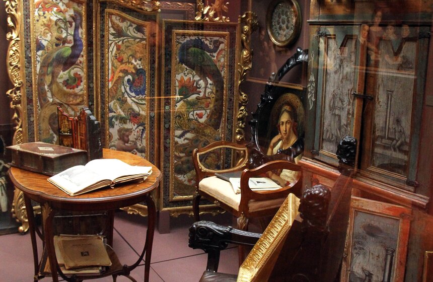 В Историческом музее выставили портреты купцов XVIII века 17 фото