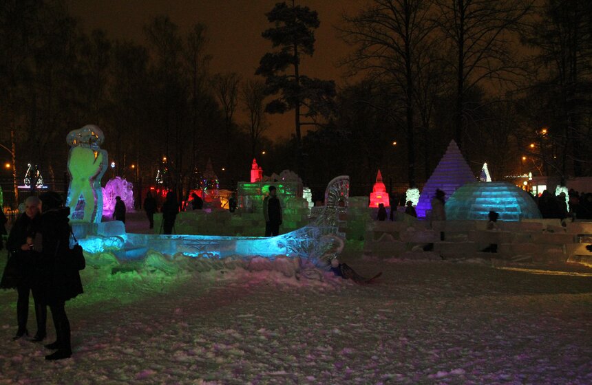 В "Сокольниках" открыли новогодние развлекательные площадки 21 фото