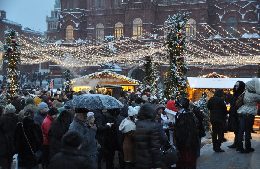 В Москве открылись новогодние ярмарки 19 фото