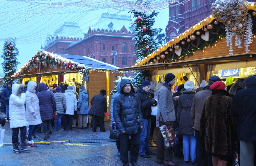 В Москве открылись новогодние ярмарки 17 фото