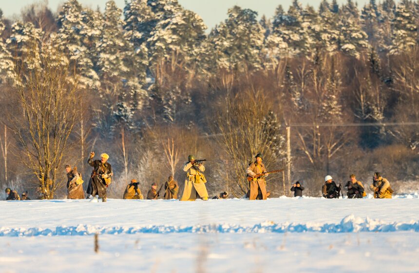 В Истре провели реконструкцию контрнаступления советских войск в Битве за Москву 13 фото