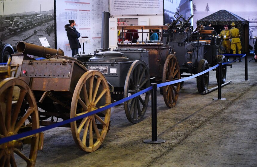 В Москве открылась выставка "Моторы войны" 10 фото