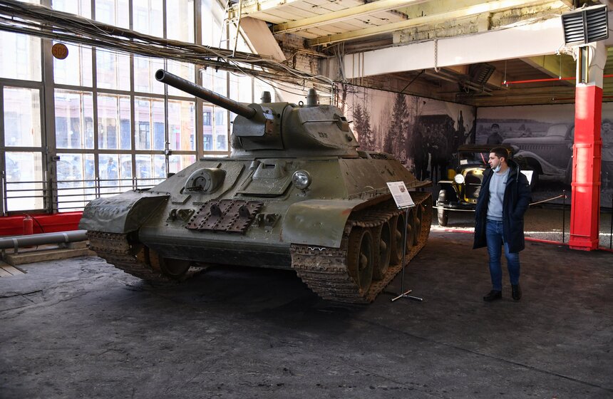 В Москве открылась выставка "Моторы войны" 20 фото