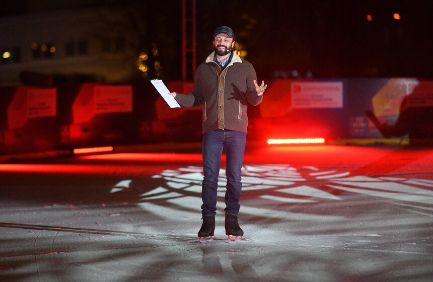 Новый год на катке с М24 1 фото