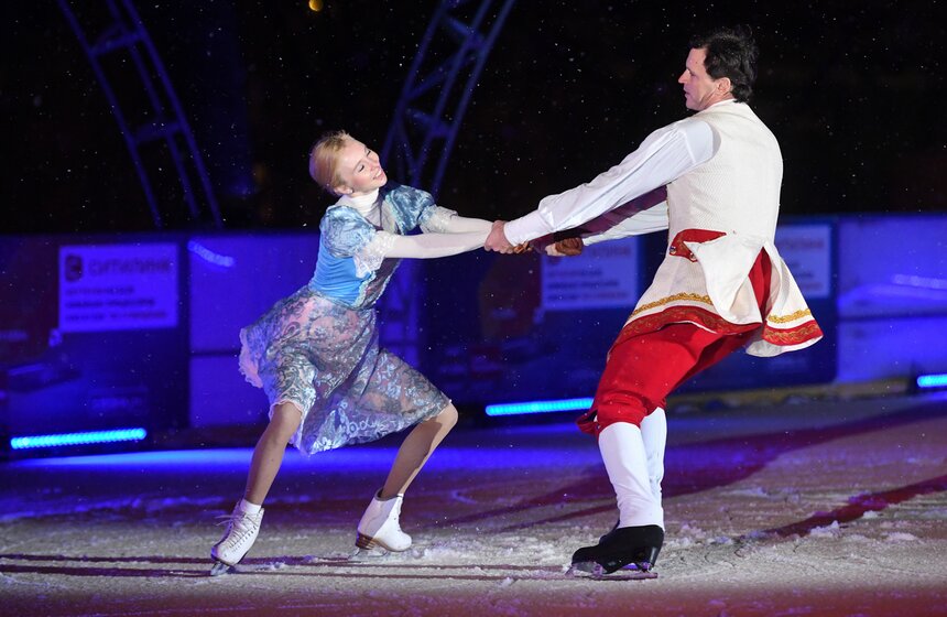 Новый год на катке с М24 24 фото