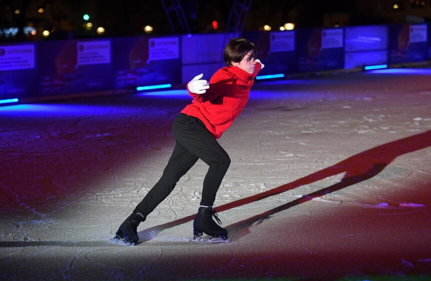 Новый год на катке с М24 2 фото