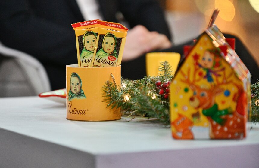 Работа зимней студии телеканала Москва 24 в Парке Горького 15 фото