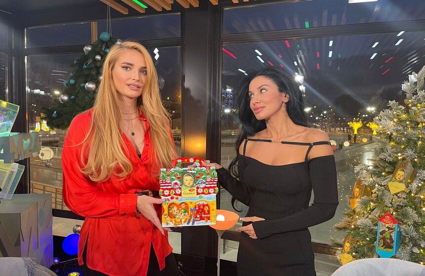 Певица Татьяна Котова в разговоре с ведущей Лейлой Ястржембской поделилась, из-за чего не любит выкладывать свои естественные снимки.