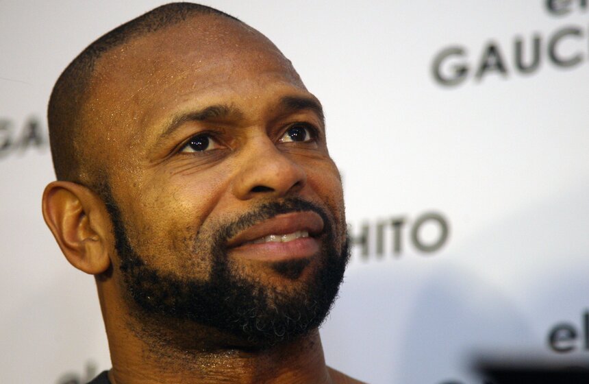 Рой Джонс исполнил несколько песен на вечеринке в Москве 4 фото