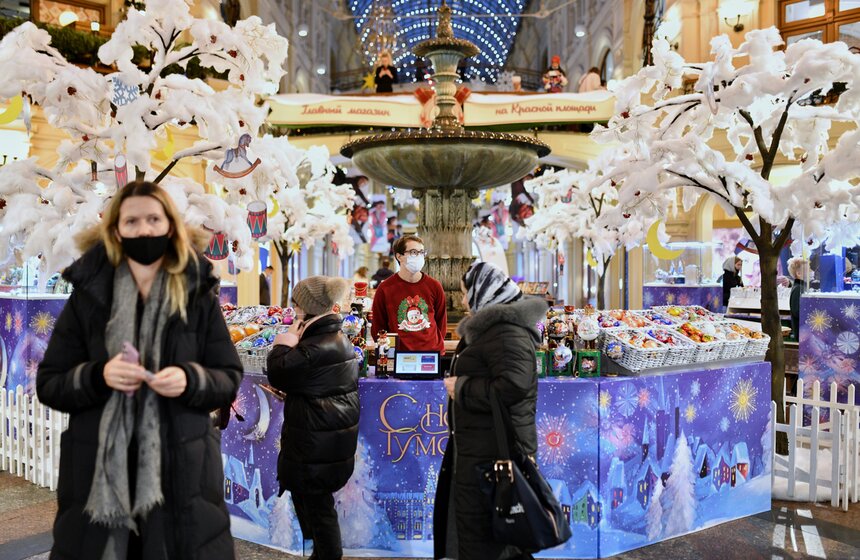 Новогодняя ярмарка открылась в ГУМе 15 фото