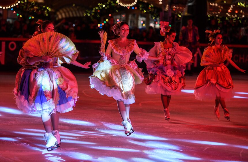 В столице открылся ГУМ-каток 1 фото