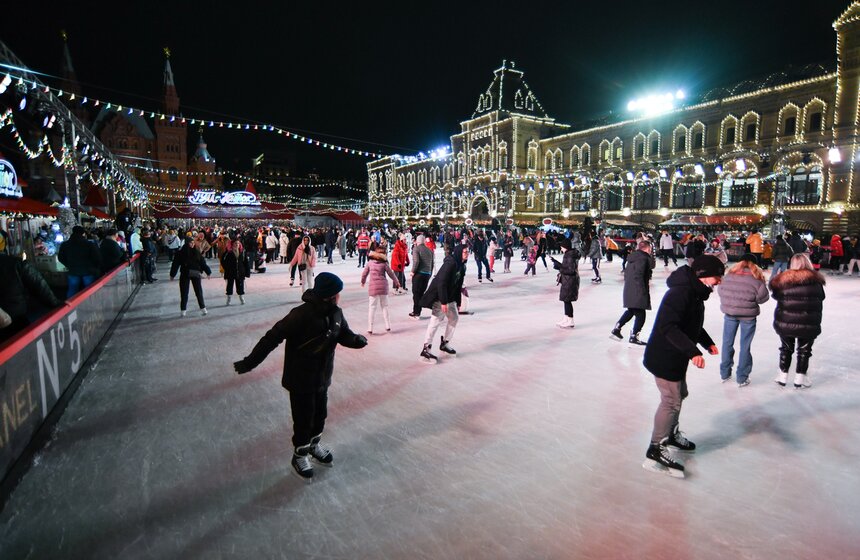 В столице открылся ГУМ-каток 9 фото