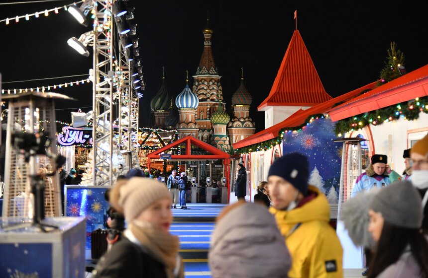В столице открылся ГУМ-каток 6 фото