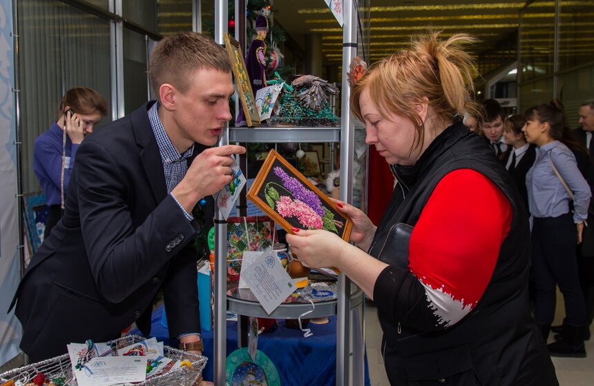 В Москве прошла благотворительная ярмарка "Мечты сбываются" 5 фото